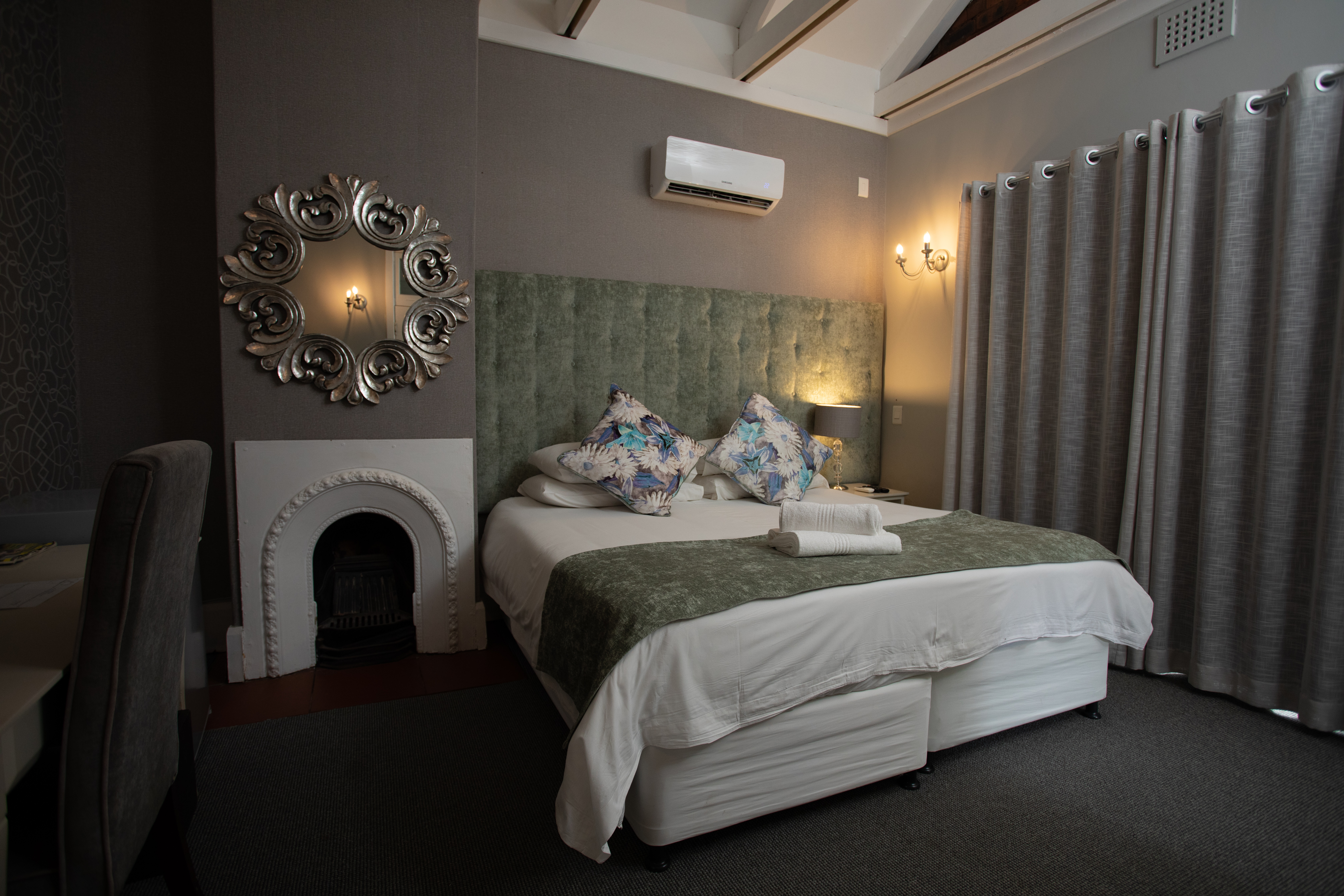 Room 6 - The Saint James on Venice